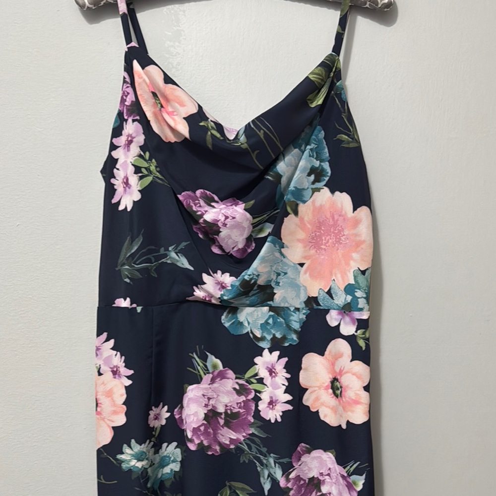 Gorgeous long dress for any elegant event!